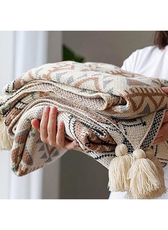 ديدا كوسموس شال بطانية كبير الحجم، غطاء بطانية فاخر، مناسب للاستخدام المنزلي، قابل للغسل في الغسالة أو يدويًا، مصنوع يدويًا من الأكريليك بنسبة 100%، مقاوم للتجاعيد، ثلاث استخدامات في واحد (للمشاهدة الليلية المتواصلة/للارتداء على الطريقة الفارسية/للحماية من الغبار). هذه البطانية الناعمة والمريحة والخفيفة الوزن، ذات الطراز البوهيمي المحبوك والمزينة بشرابات عتيقة، مناسبة للكراسي والأرائك والأسرة وغيرها، ومناسبة لجميع الفصول (50 × 59.84 بوصة). - Image 2